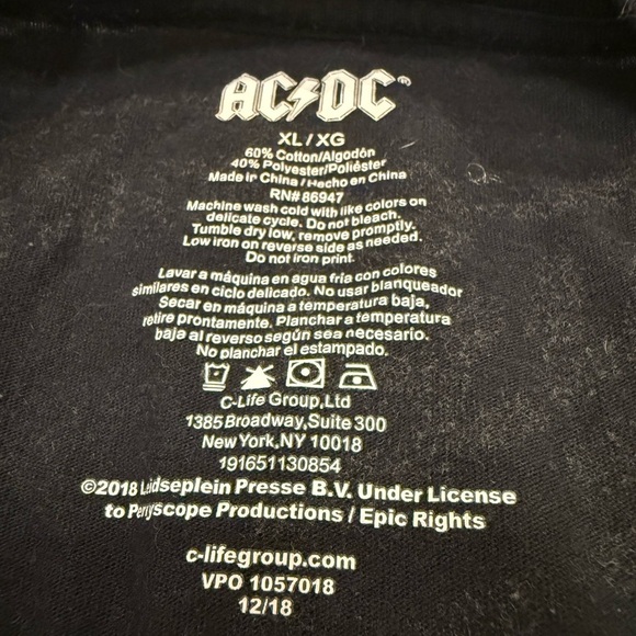 AC/DC Men's All Over Graphic Short Sleeve T-Shirt Size XL circa 2018 - Picture 3 of 3